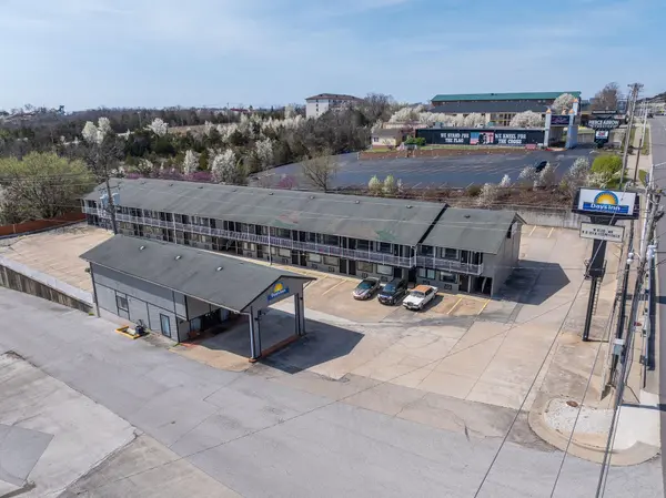 3033 Shepherd Of The Hills EXPY, Branson, MO 65616