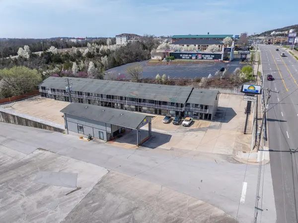 3033 Shepherd Of The Hills EXPY, Branson, MO 65616