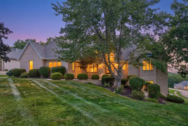5261 S Applecross WAY, Springfield, MO 65809