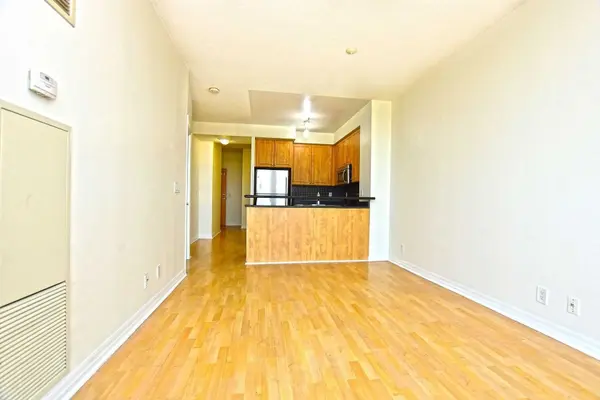 220 Burnhamthorpe RD #2201, Mississauga, ON L5B 4N4
