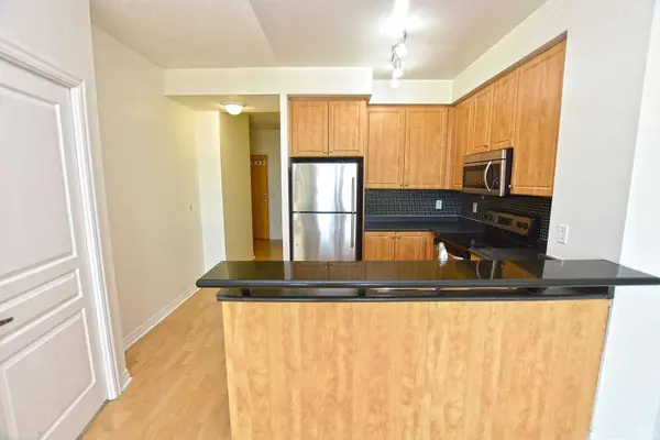 220 Burnhamthorpe RD #2201, Mississauga, ON L5B 4N4
