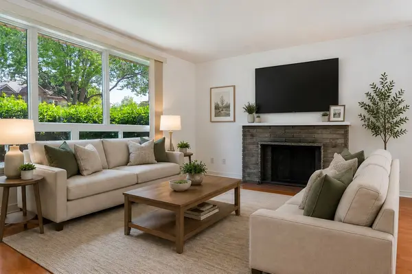 1214 Argreen RD, Mississauga, ON L5G 3J3