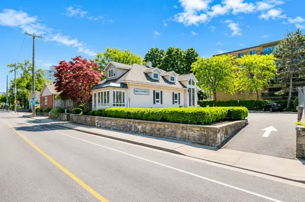 34 Rebecca ST, Oakville, ON L6K 1J1