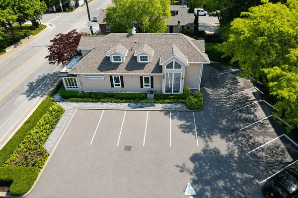 34 Rebecca ST, Oakville, ON L6K 1J1