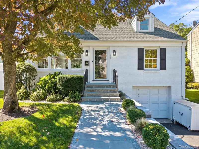 214 Frank AVE, Mamaroneck, NY 10543