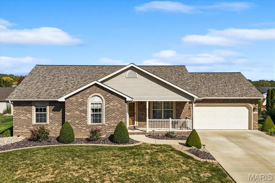 1113 E 3rd ST, Trenton, IL 62293