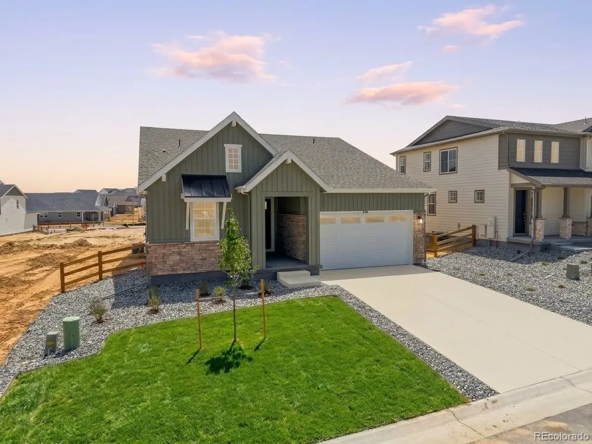 716 Bradley, Elizabeth, CO 80107