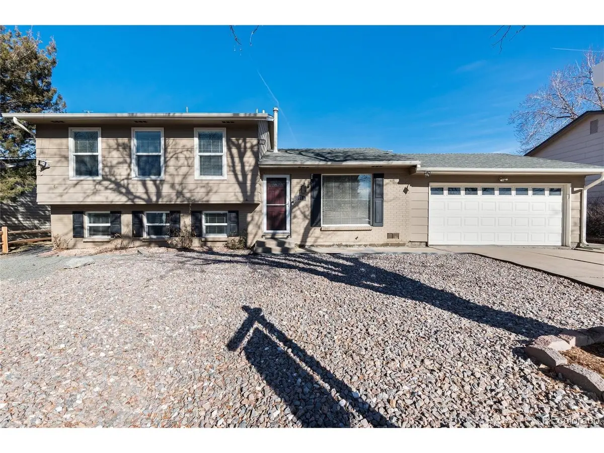 2118 S Mobile Way, Aurora, CO 80013