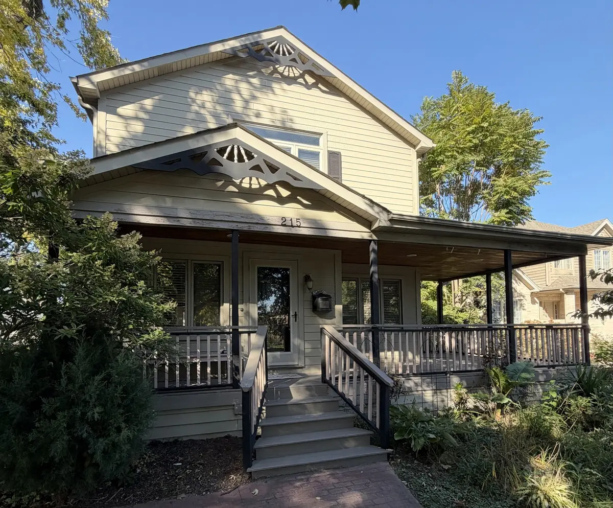 215 E Grantley AVE, Elmhurst, IL 60126