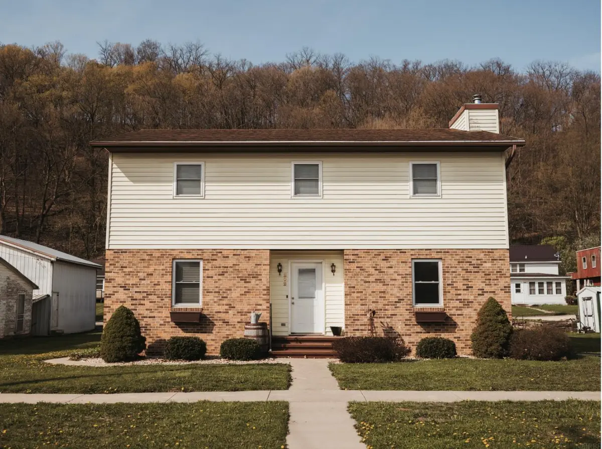 202 SW 2nd ST, Elkader, IA 52043