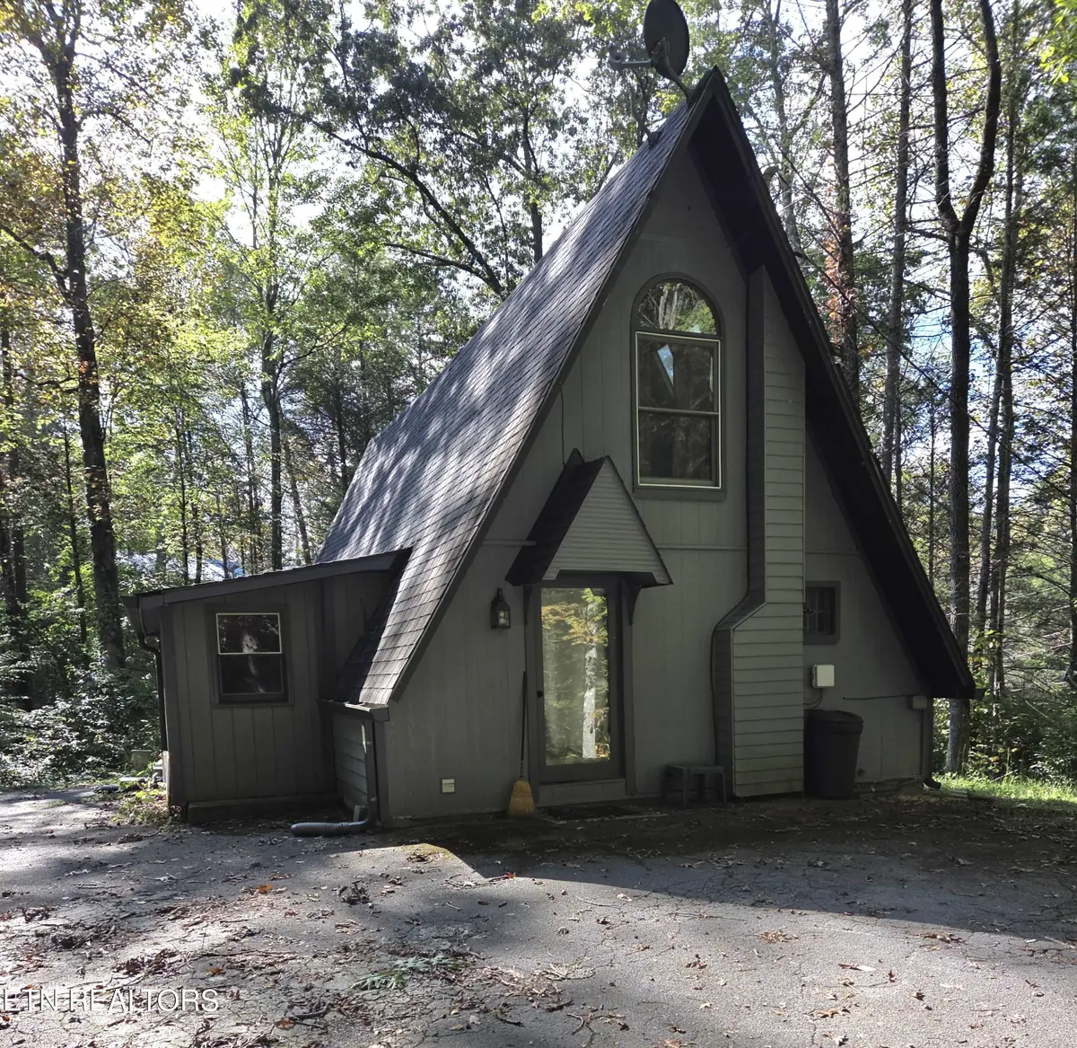 704 Selma Lane, Gatlinburg, TN 37738