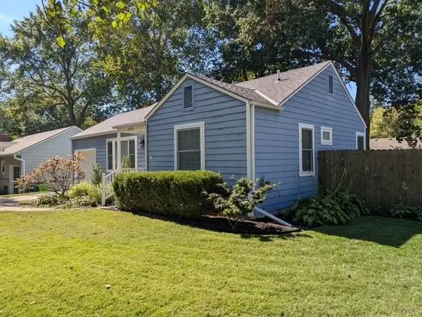 5522 LINDEN ST, Roeland Park, KS 66205
