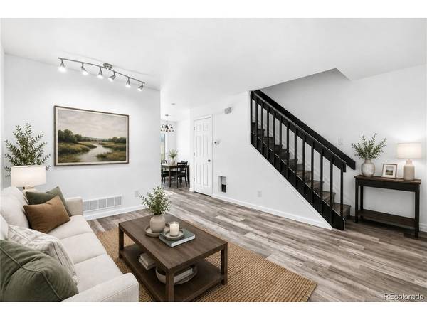 805 Summer, Highlands Ranch, CO 80126