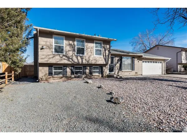 2118 S Mobile Way, Aurora, CO 80013