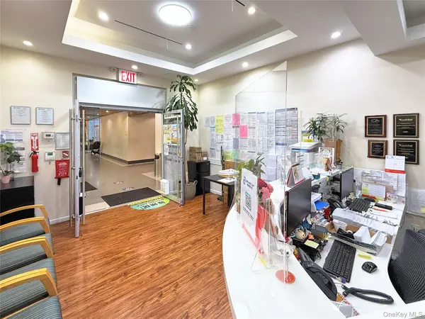131-07 40th RD #E09, Flushing, NY 11354