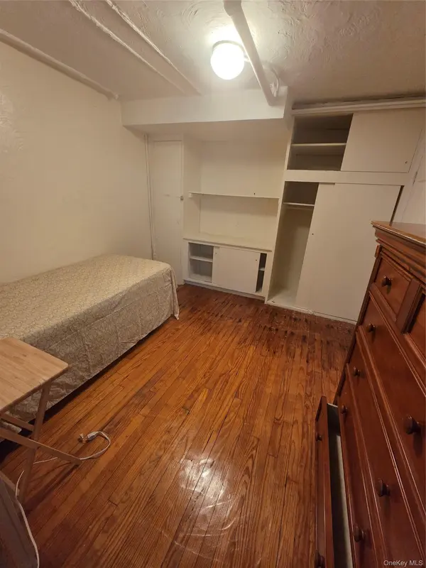46-08 28 Ave #1, Astoria, NY 11103