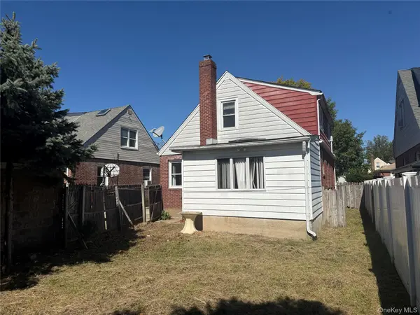 136 Henry ST, Valley Stream, NY 11580