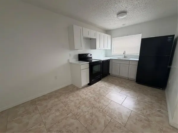 900 N BAY ST #8, Eustis, FL 32726