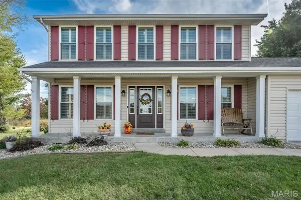 4863 Greenburg DR, St Peters, MO 63304