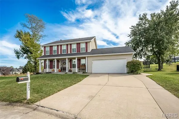 4863 Greenburg DR, St Peters, MO 63304