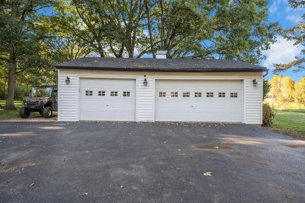 8S136 Granart RD, Big Rock, IL 60511