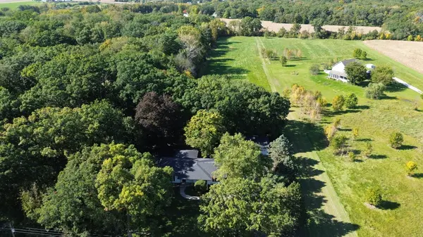 8S136 Granart RD, Big Rock, IL 60511