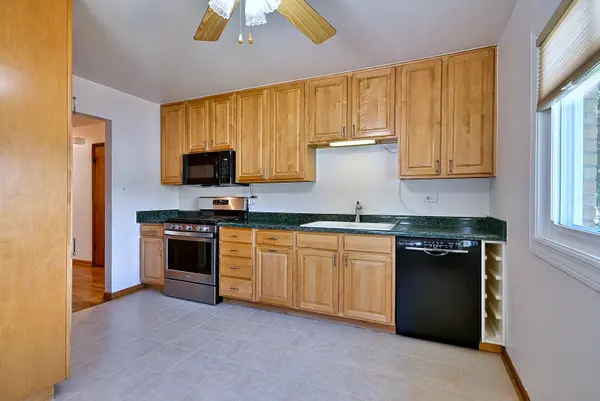 300 Wisconsin DR, Des Plaines, IL 60016