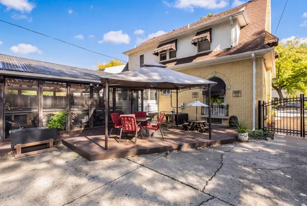 1152 Margret ST, Des Plaines, IL 60016