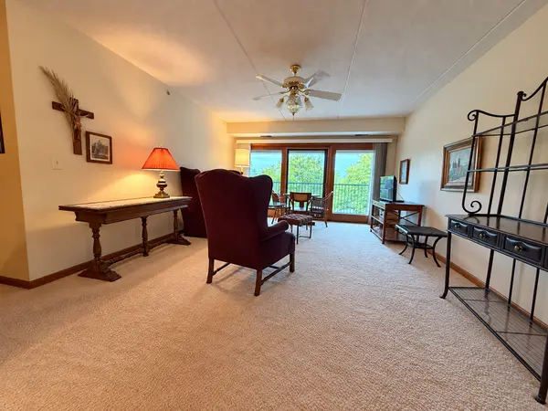 1111 Burlington AVE #312, Lisle, IL 60532