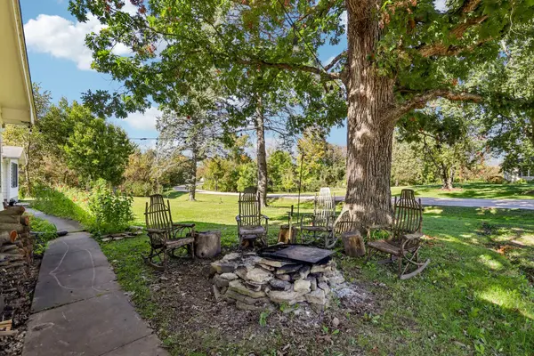 12302 Sunset DR, Sycamore, IL 60178