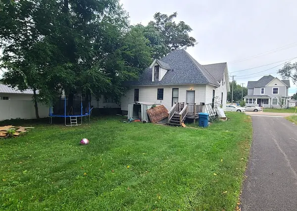 1114 W 4th ST, Dixon, IL 61021
