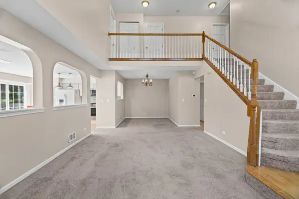 1301 Filly LN, Bartlett, IL 60103
