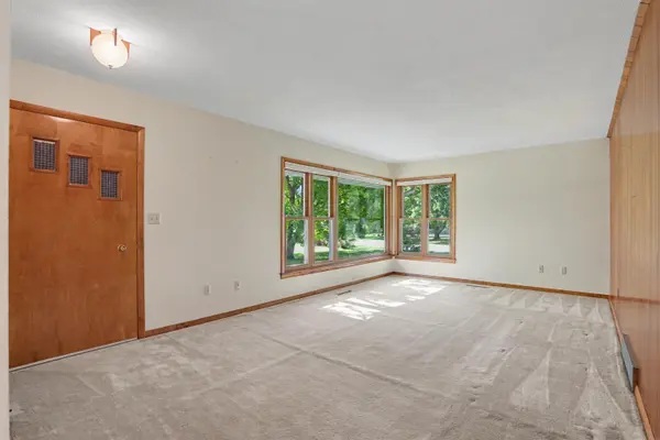 19 Shady LN, Oelwein, IA 50662