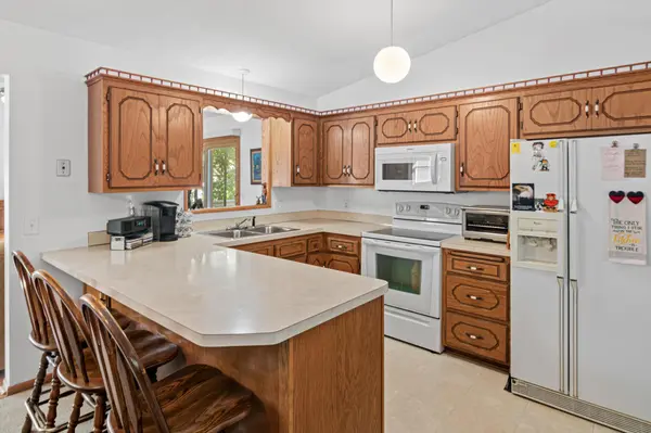 5563 Asbury ST, Shoreview, MN 55126