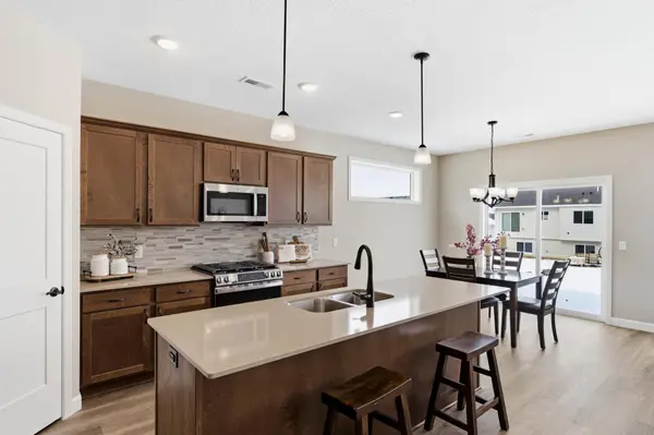 284 Emmy LN, Hanover, MN 55341