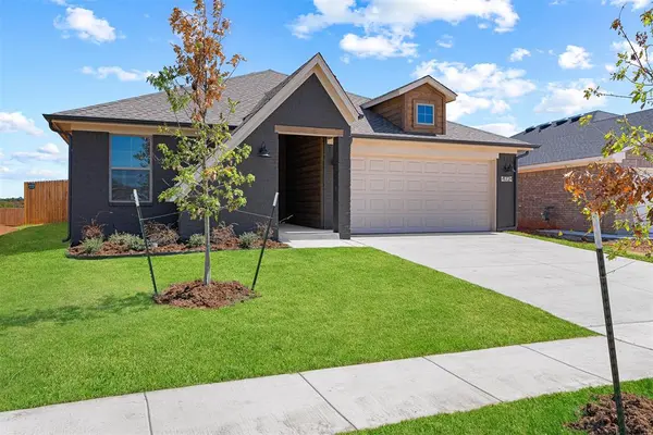 4724 Elkmont LN, Edmond, OK 73003