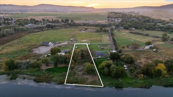 64209 E Grover Pr NE, West Richland, WA 99353