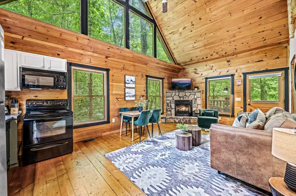 1420 Silver Poplar Ln, Sevierville, TN 37876