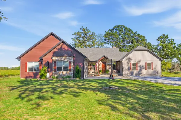 8161 Falcon RD, Neosho, MO 64850