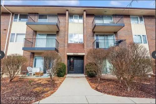 5S066 Pebblewood LN #B9, Naperville, IL 60563