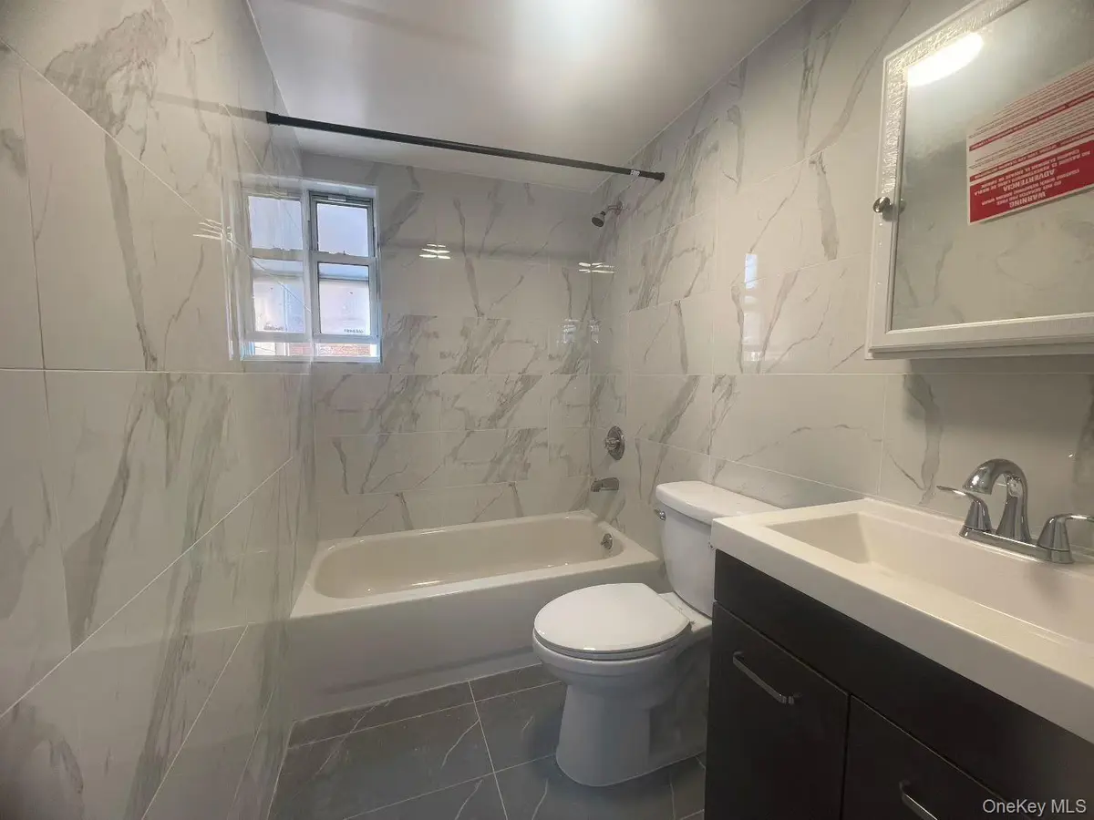 14916 Barclay AVE, Flushing, NY 11355