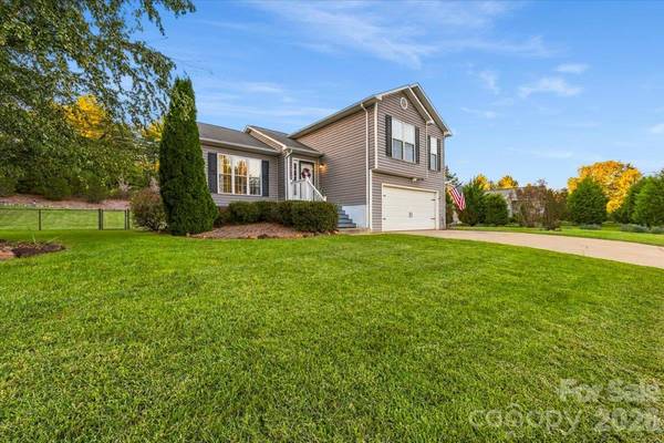 106 S River Glen DR, Morganton, NC 28655