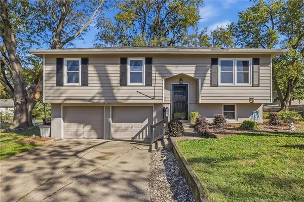 1505 Eastwood RD, Harrisonville, MO 64701