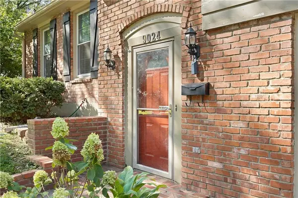 9024 Wedd ST, Overland Park, KS 66212