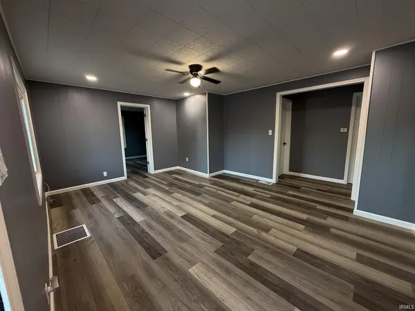 805 E 1ST ST, Huntingburg, IN 47542
