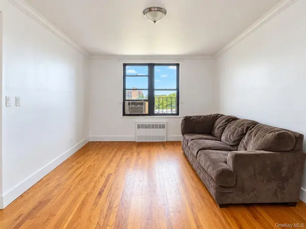 150-30 71 AVE #5H, Kew Garden Hills, NY 11367
