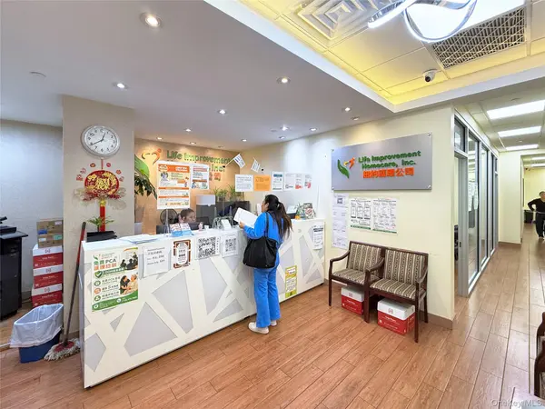 38-08 Union ST #2J, Flushing, NY 11354