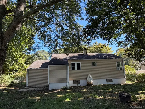 748 Doane AVE, Bellport, NY 11713