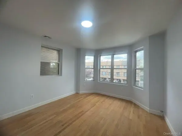 14916 Barclay AVE, Flushing, NY 11355