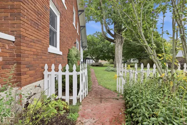 6415 Oaklandon RD, Indianapolis, IN 46236